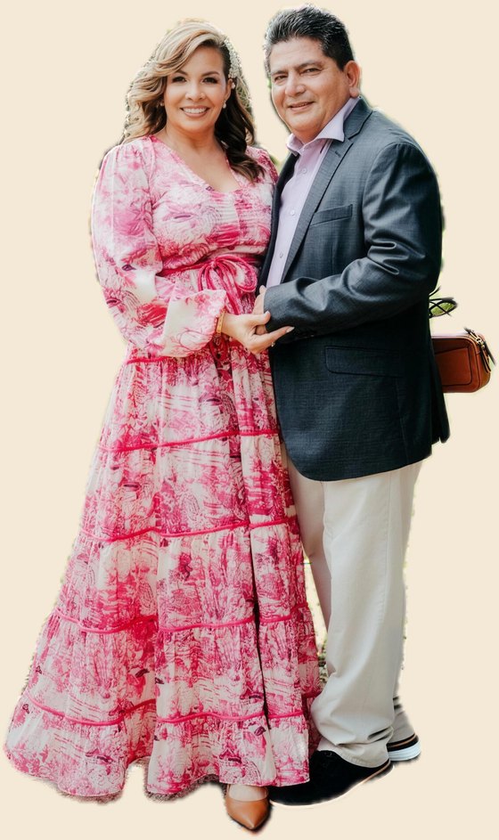 Los pastores Víctor y Sandra A. Ramírez